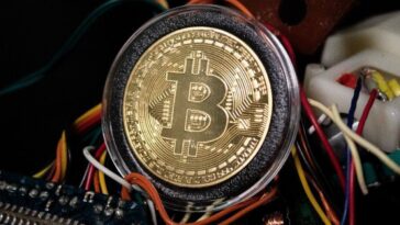 cryptocurrency-mining-bitcoin-miner-crypto-computer