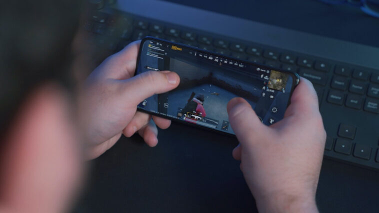 play mobile phone communication gadget gaming xbox nintendo