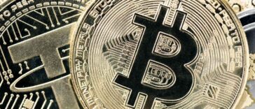 USDT-vs-USDC-Choosing-the-Right-Stablecoin-for-Your-Needs-Bitcoin-Coin-Cryptos